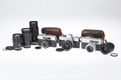 Lot 200 - A Selection of Minolta 35mm Cameras