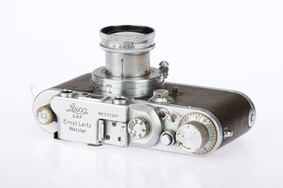 Lot 46 - A Leica IIIa 35mm Rangefinder Camera