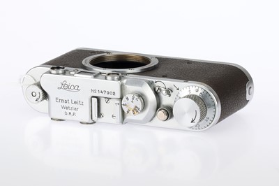 Lot 13 - A Leica II 35mm Rangefinder Camera