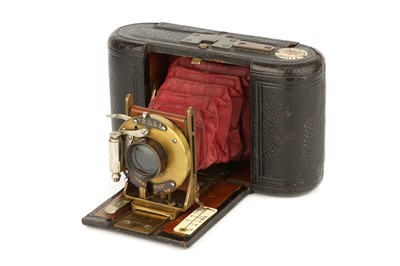 Lot 340 - A Special Order J. Lizars Challenge Dayspool Camera