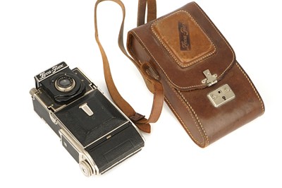 Lot 343 - A Zeh Zeca-Flex Folding TLR Camera