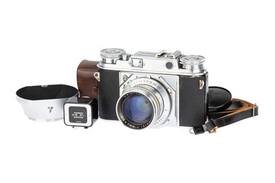 Lot 133 - A Voigtlander Prominent Rangefinder Camera