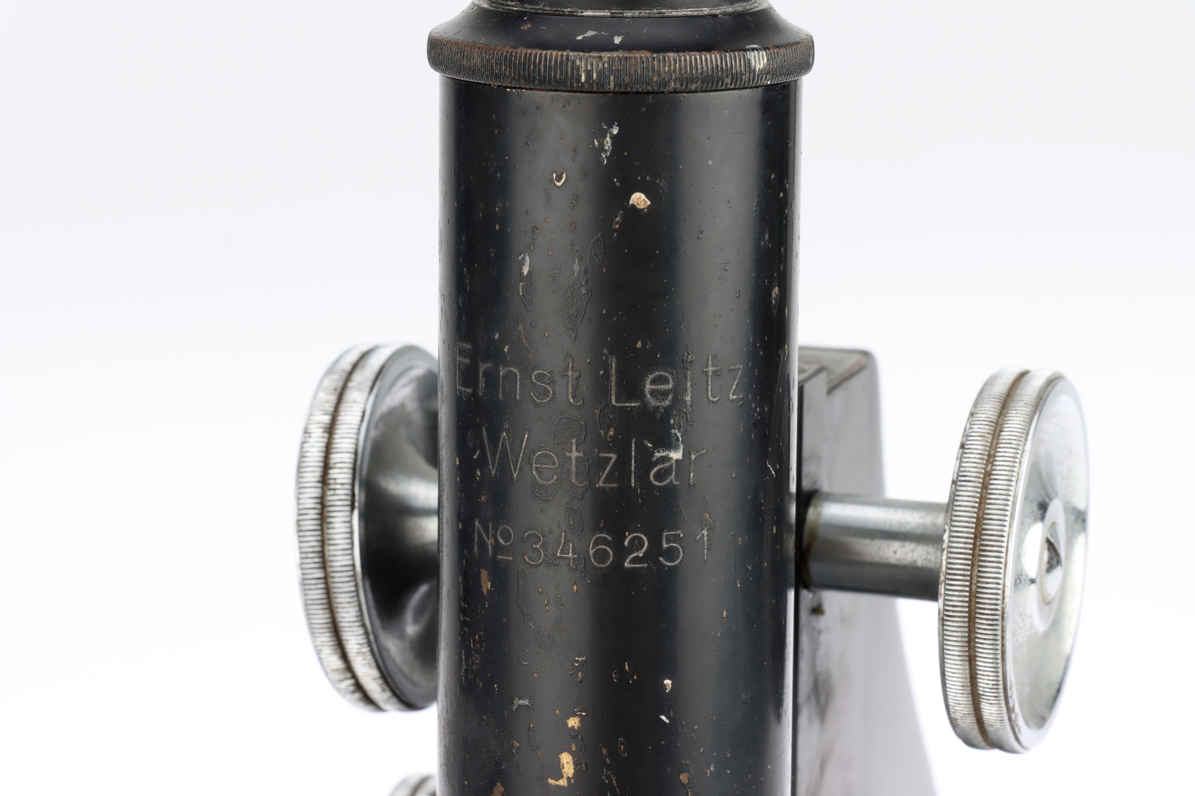 Lot 715 - A Leitz Microscope