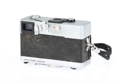 Lot 108 - A Rollei 35 SE 35mm Compact Film Camera