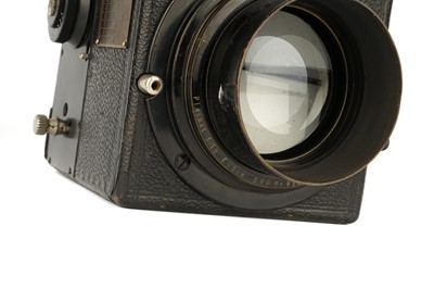 Lot 349 - An Ihagee Night Reflex Camera