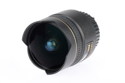 Lot 400 - A Nikon AF DX Fisheye Nikkor f/2.8 G ED 10.5mm