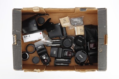 Lot 521 - A Selection of Nikon Speedlights and Other Camera Accessories