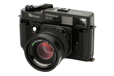 Lot 355 - A Fuji Professional GW690II Medium Format Rangefinder Camera