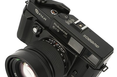 Lot 355 - A Fuji Professional GW690II Medium Format Rangefinder Camera