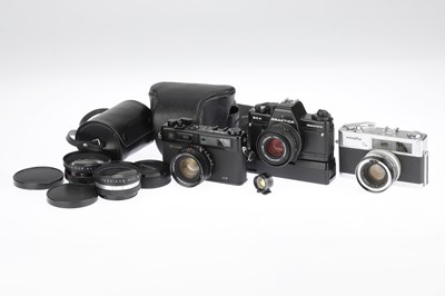 Lot 133 - A Selection of Three 35mm Film Cameras