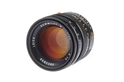 Lot 53 - A Leitz Summilux-M f/1.4 50mm Lens