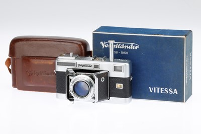 Lot 125 - A Voigtlander Vitessa L Folding Rangefinder Camera