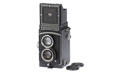 Lot 220 - A Rollei Rolleicord II Type 4 TLR Camera