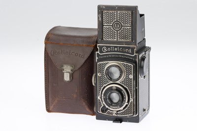 Lot 221 - A Rollei Rolleicord I Art Deco TLR Camera