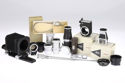 Lot 68 - A Selection of Leica Close Up Accessories
