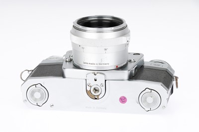 Lot 99 - A Zeiss Ikon Contarex Bulls-Eye 35mm SLR Camera with Lenses