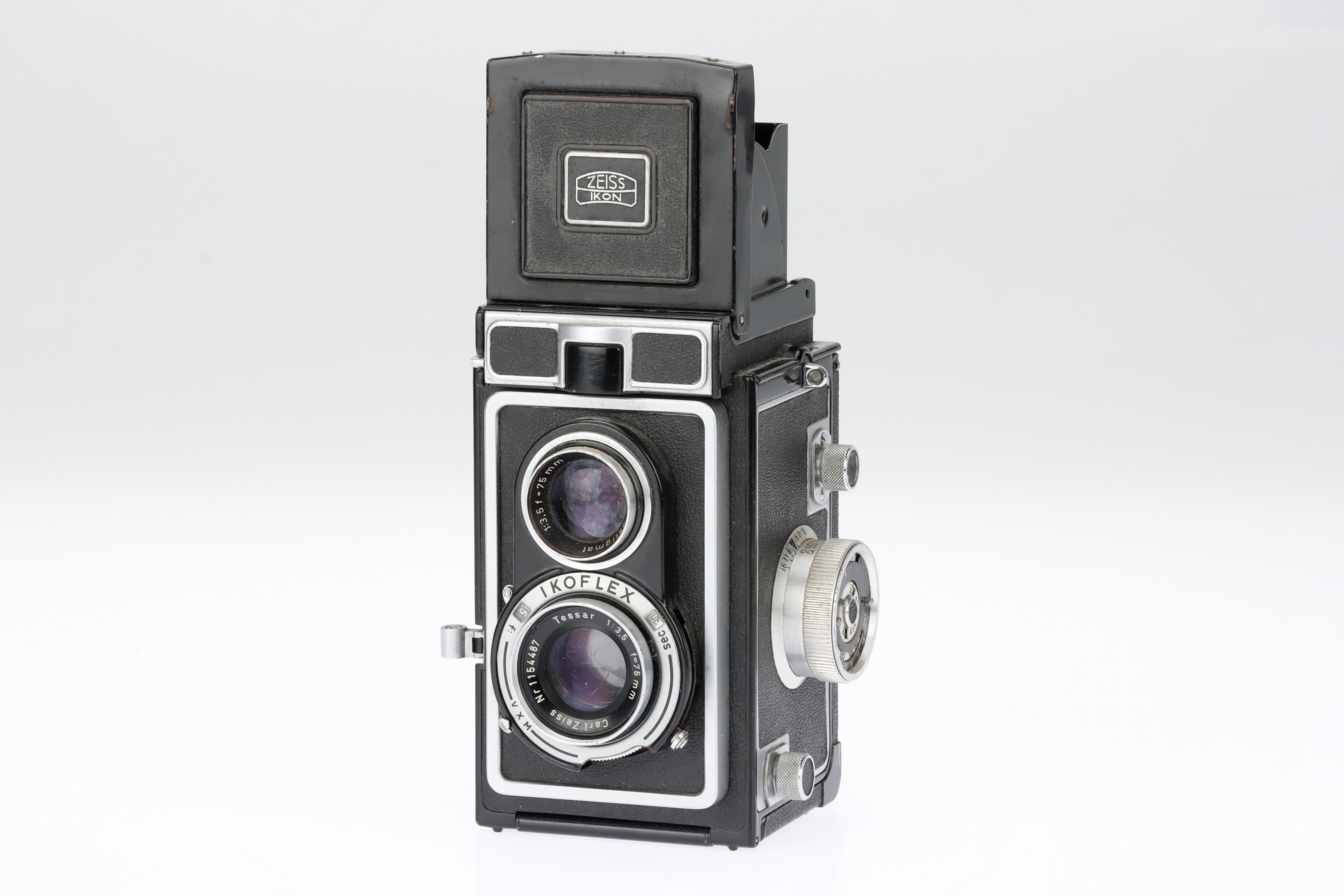 Lot 245 - A Zeiss Ikon Ikoflex Ic Medium Format TLR