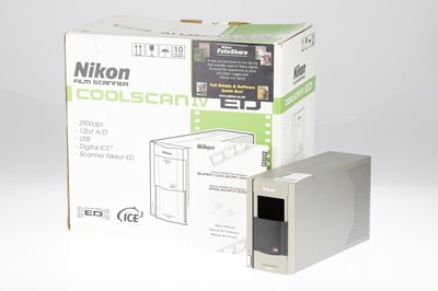 Lot 573 - A Nikon Coolscan IV ED Film Scanner