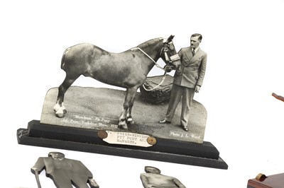 Lot 171 - A Sanderson de Luxe Hand & Stand Camera with Photographs