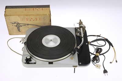 Lot 871 - A Thorens TD 124 / 11 Phono Record Player Turn Table