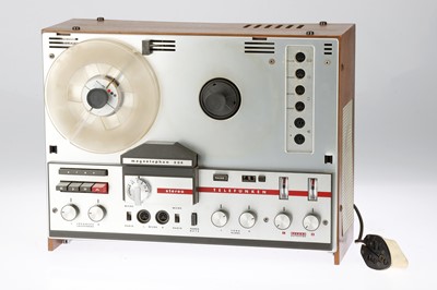 Lot 881 - A Telefunken Magnetophon 204 Reel to Reel Recorder