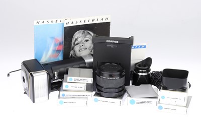 Lot 201 - A Selection of Hasselblad Accessories