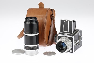 Lot 204 - A Hasselblad 1000F Medium Format Camera Outfit