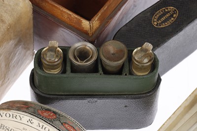 Lot 701 - A Collection of Cased Medical Items