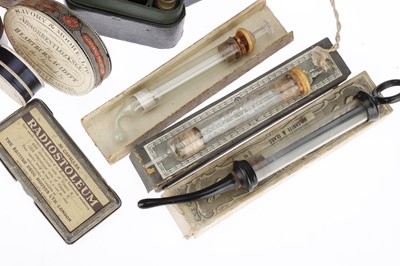 Lot 701 - A Collection of Cased Medical Items