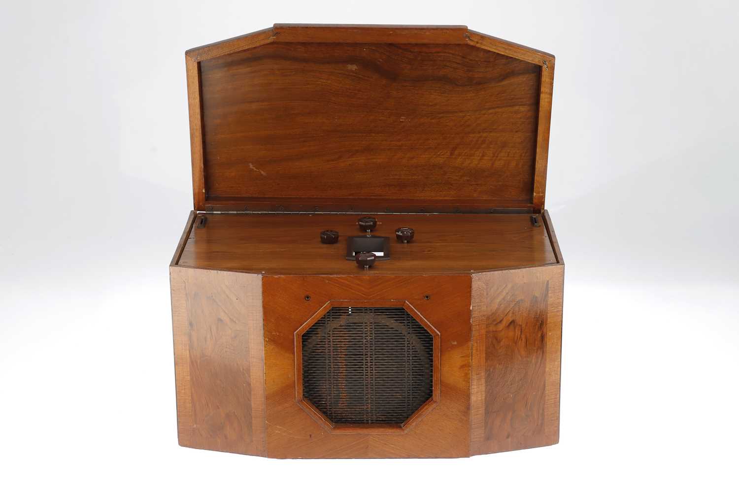 Lot 860 - At Deco PYE Valve Radio