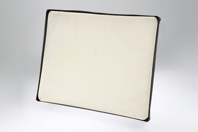 Lot 635 - A Wafer 57cm x 76cm Soft Box