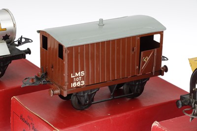 Lot 853 - Collection of O Gauge Tinplate Hornby Train Carriages