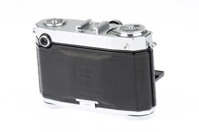 Lot 154 - A Zeiss Ikon Contessa 35mm Rangefinder Camera