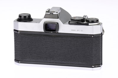 Lot 122 - A Pentax K1000 35mm SLR Camera Outfit