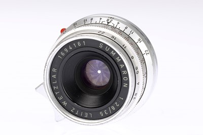 Lot 15 - A Leitz Summaron f/2.8 35mm Lens