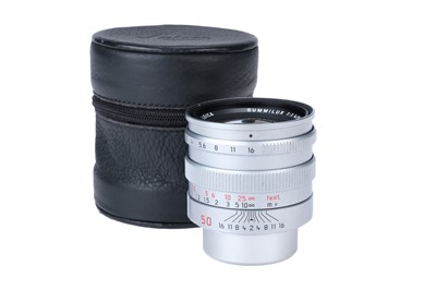 Lot 30 - A Leitz Summilux f/1.4 50mm Lens