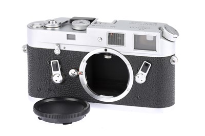 Lot 7 - A Leica M4 Rangefinder Camera Body