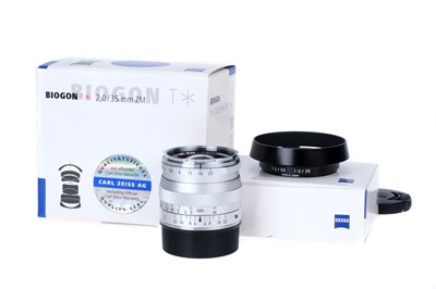 Lot 119 - A Carl Zeiss Biogon ZM T* f/2 35mm Lens