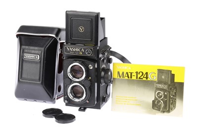 Lot 164 - A Yashica Mat 124G Medium Format TLR Camera