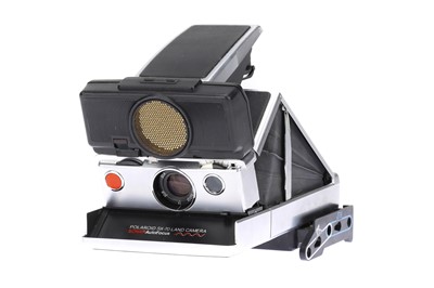 Lot 163 - A Poalroid SX-70 Land Camera Sonar Auto Focus Instant Folding Camera