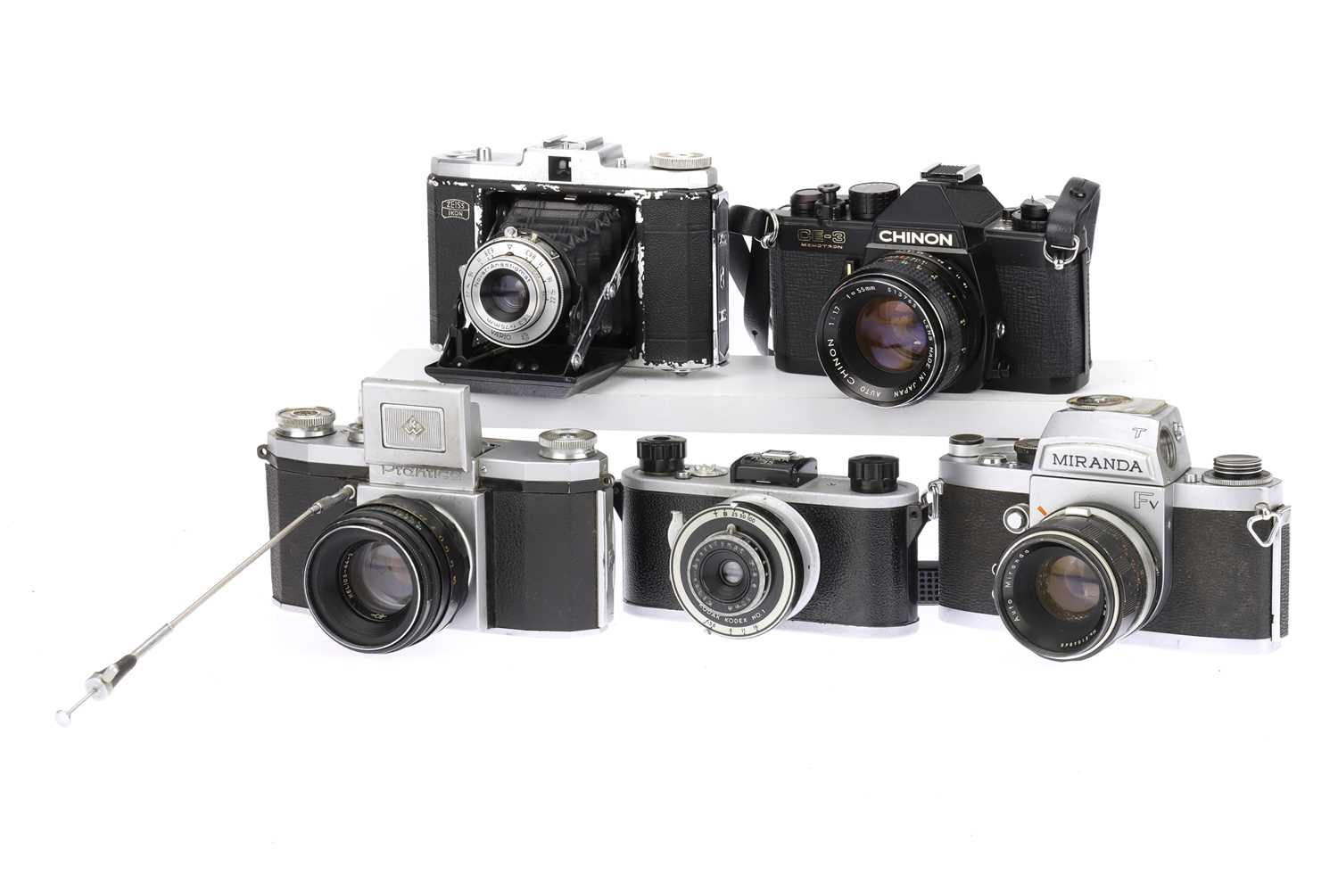 Lot 190 - A Selection of Film Cameras