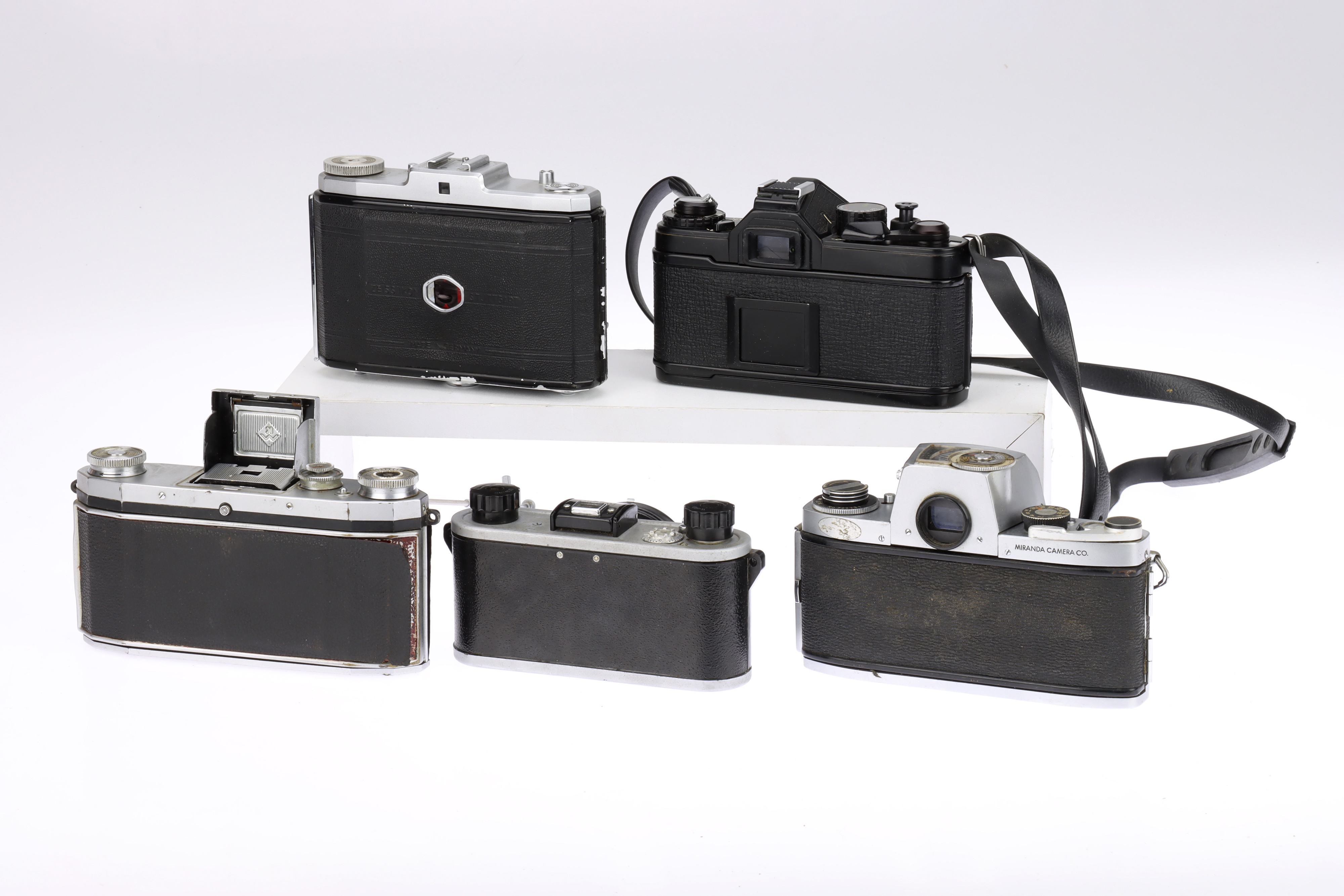 Lot 190 - A Selection of Film Cameras,