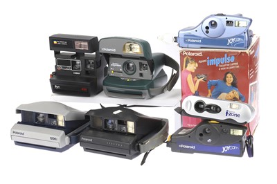 Lot 193 - A Tray of Polaroid Instant Cameras with Electronic Flash