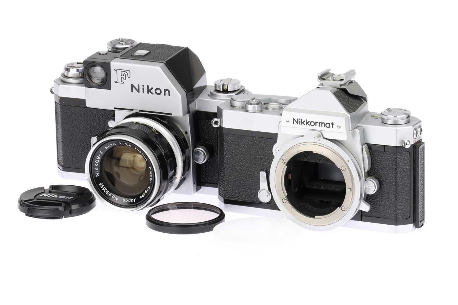 Lot 60 - A Nikon F Photomic and a Nikkormat FTn 35mm Lot 60 - A Nikon F Photomic and a Nikkormat FTn 35mm