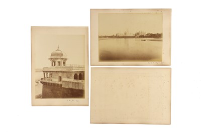 Lot 18 - India Agra, Taj Mahal, Lucknow