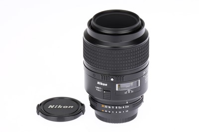 Lot 51 - A Nikon AF Micro Nikkor D f/2.8 105mm Lens