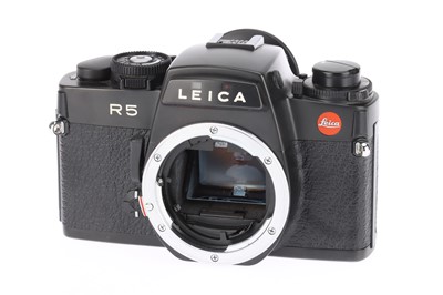 Lot 20 - A Leica R5 35mm SLR Camera