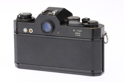 Lot 47 - A Nikon Nikkormat EL 35mm SLR Camera Outift