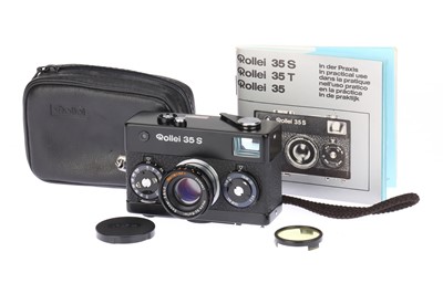 Lot 64 - A Rollei 35S Compact 35mm Camera