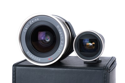 Lot 177 - A Contax G2 Rangefinder Camera Outfit